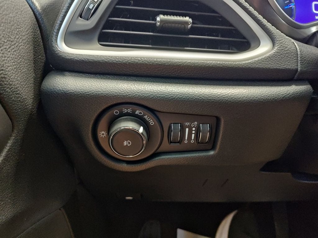 2026 Chrysler Pacifica Select - Photo 27
