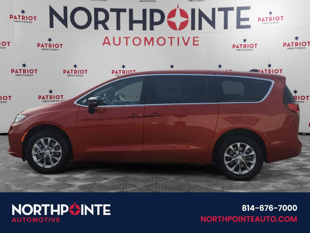 2026 Chrysler Pacifica photo 3