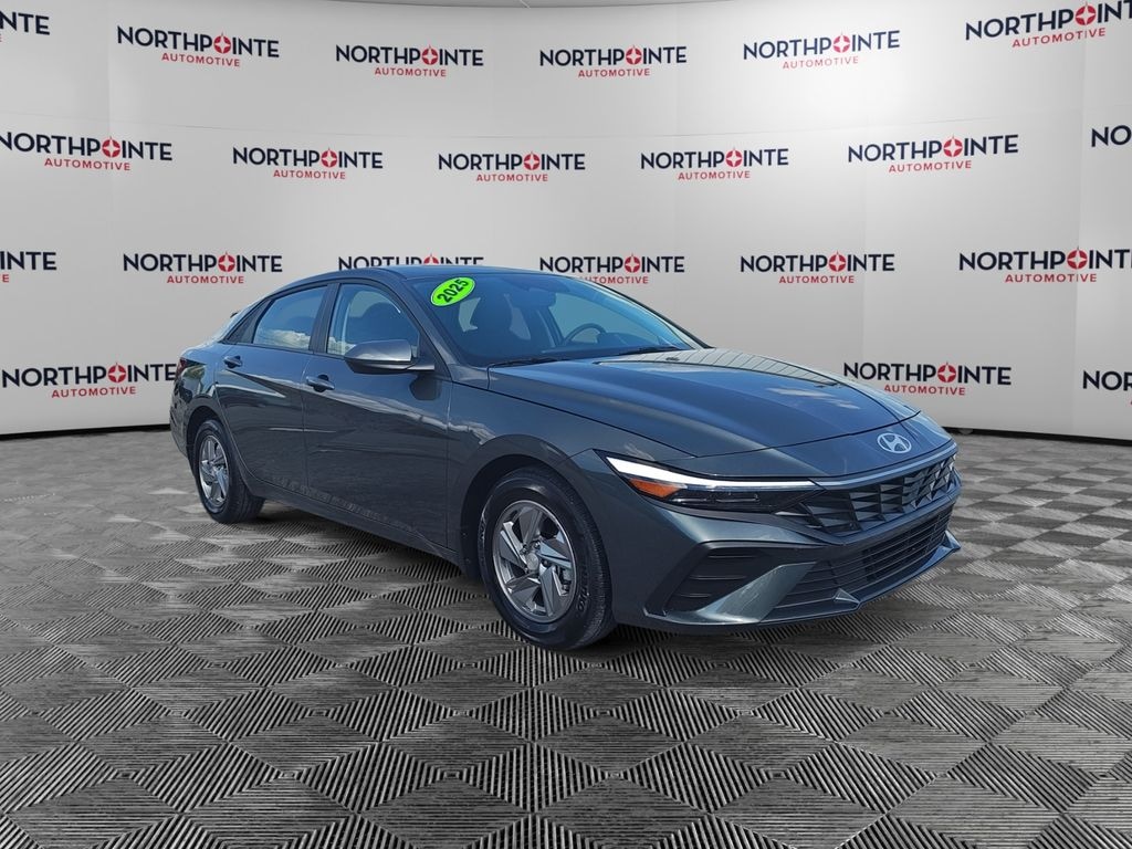 Used 2025 Hyundai Elantra SE Sedan