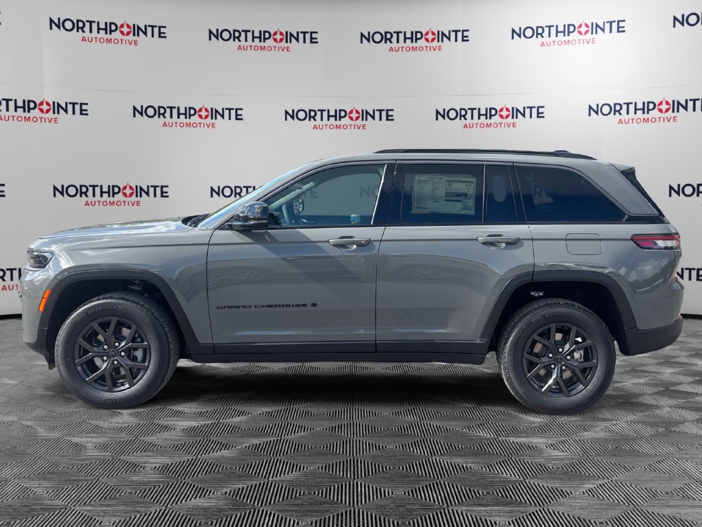 New 2027 Jeep Grand Cherokee 2 Row LAREDO 4X4 Sport Utility