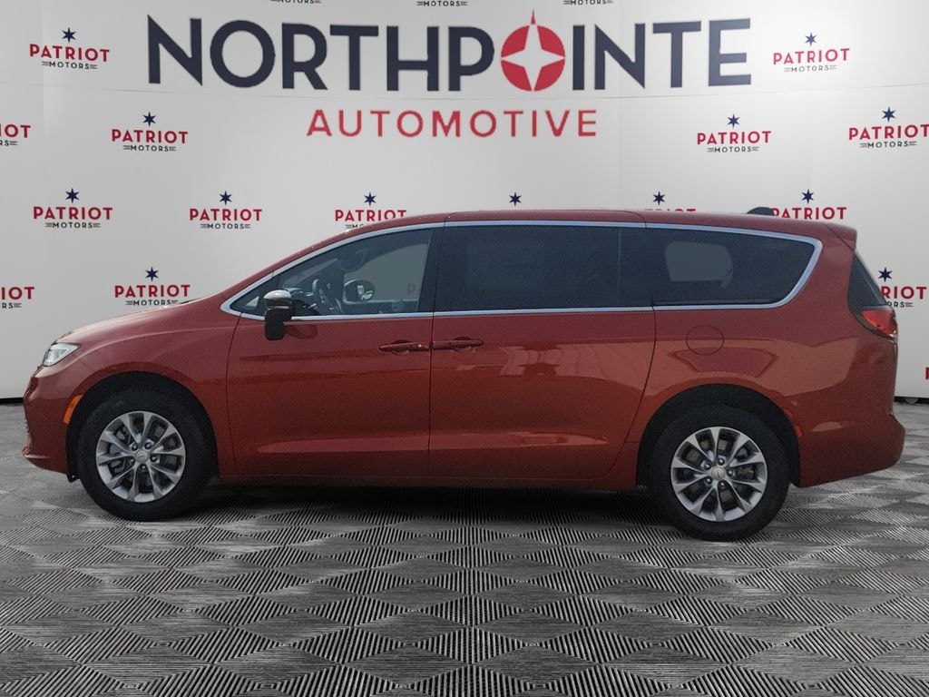 New 2026 Chrysler Pacifica SELECT AWD Passenger Van