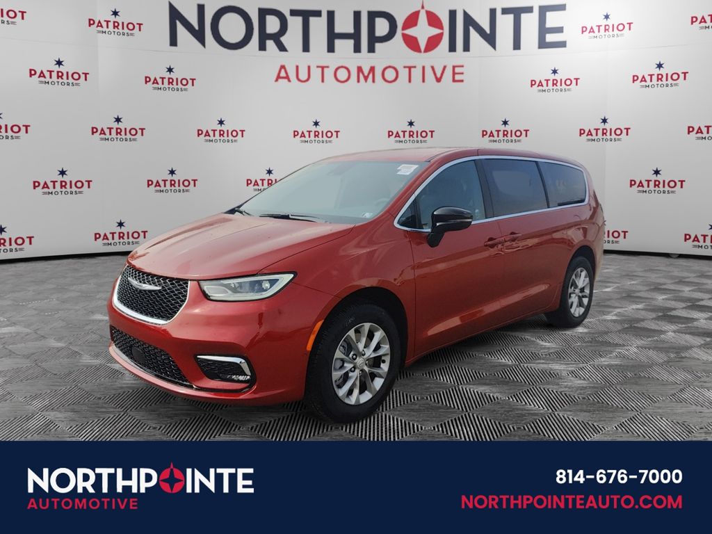 2026 Chrysler Pacifica photo 2
