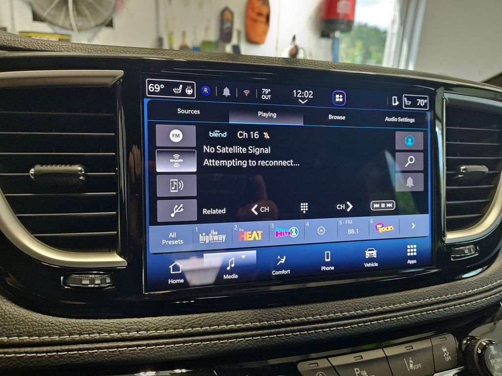 2026 Chrysler Pacifica Select - Photo 19