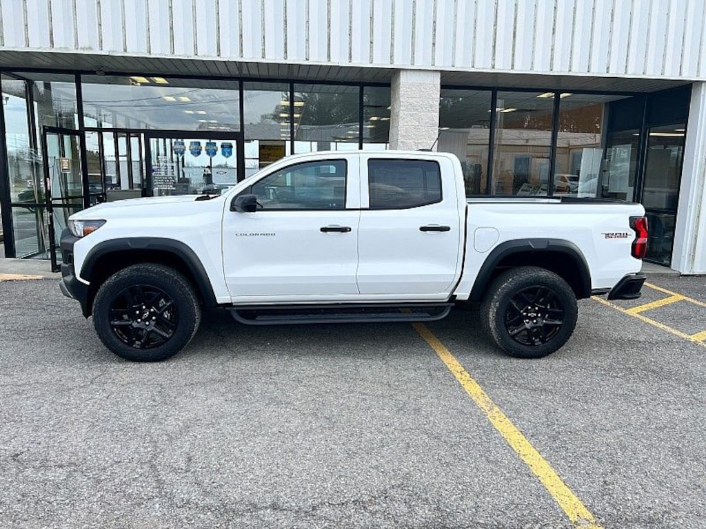 Used 2024 Chevrolet Colorado Trail Boss Truck Crew Cab