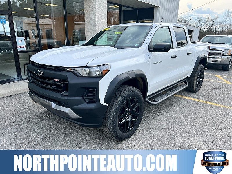 2024 Chevrolet Colorado 4WD Trail Boss Crew Cab Short Box's photo
