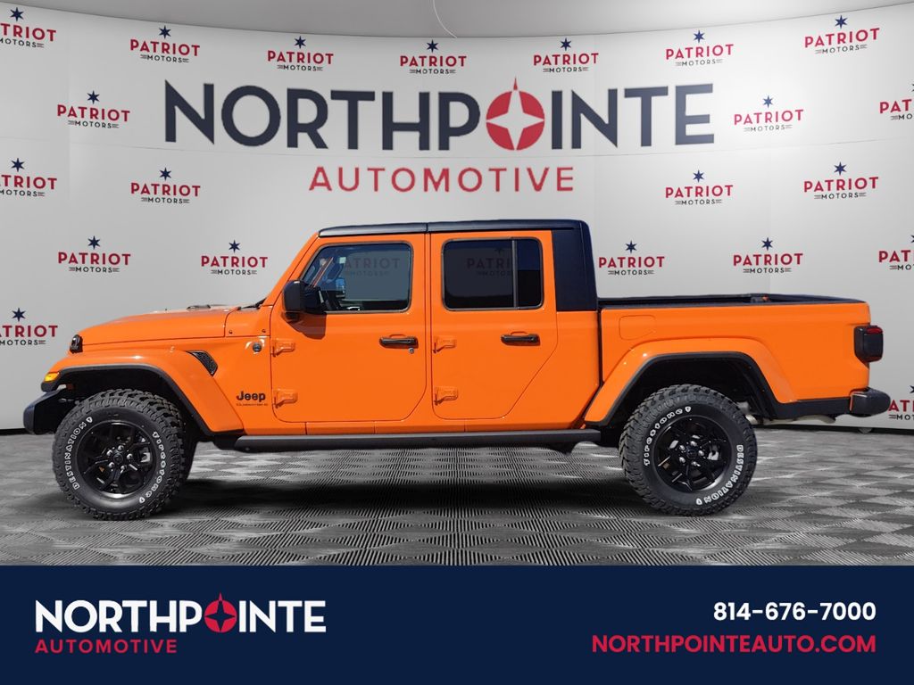 2025 Jeep Gladiator Willys photo 3