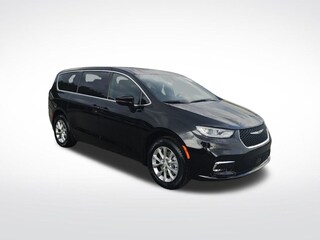 2026 Chrysler Pacifica SELECT AWD Passenger Van