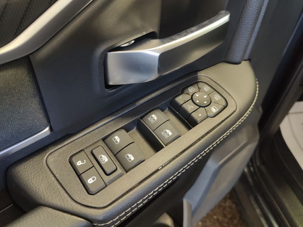 2026 RAM 2500 Big Horn - Photo 17