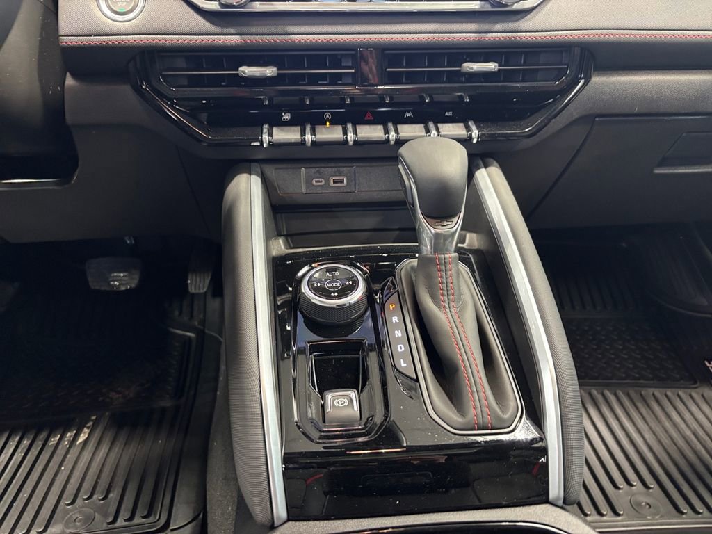 2026 Chevrolet Colorado Z71 - Photo 11