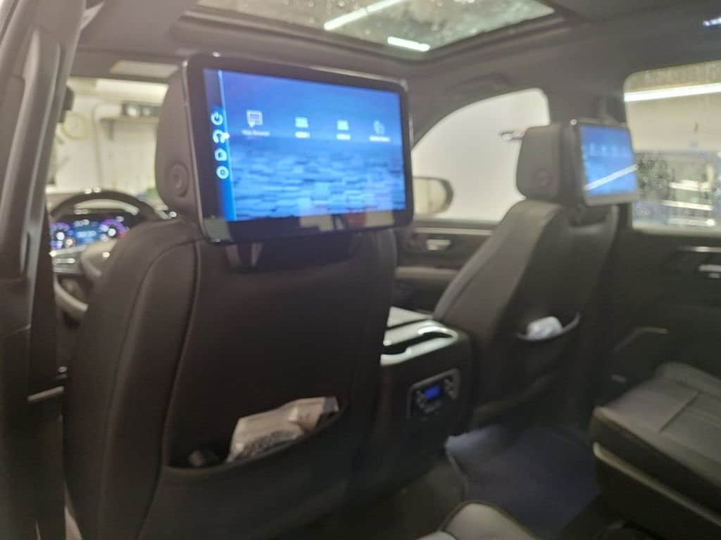 2026 Chevrolet Suburban High Country - Photo 30