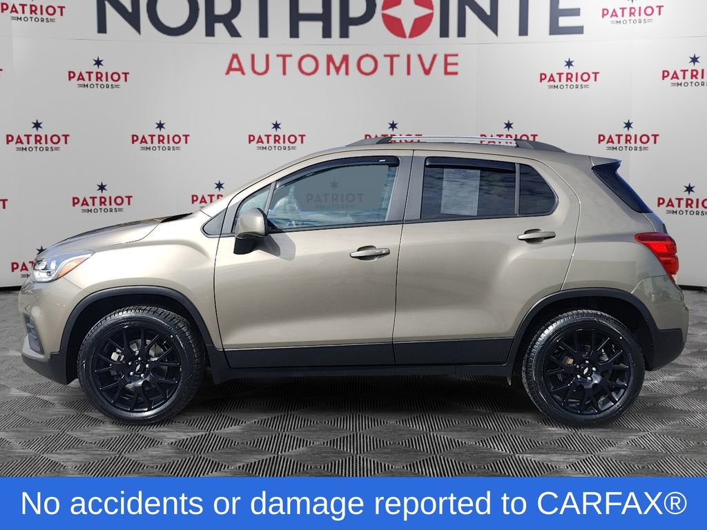 2022 Chevrolet Trax LT photo 2