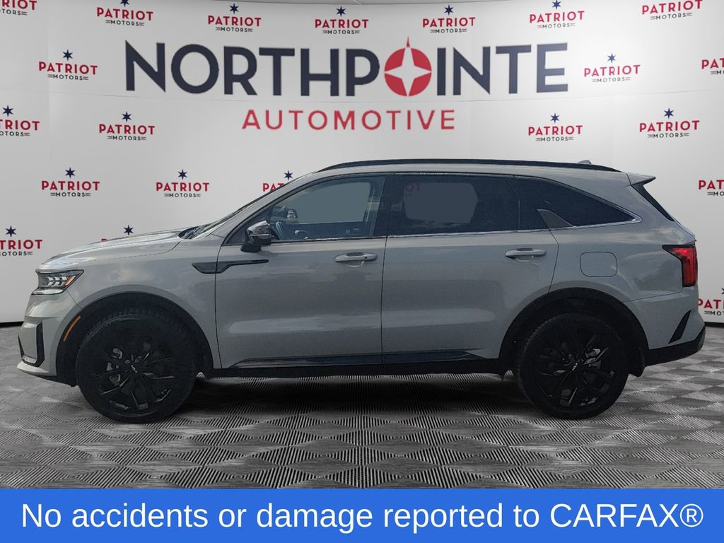 2022 Kia Sorento SX photo 2