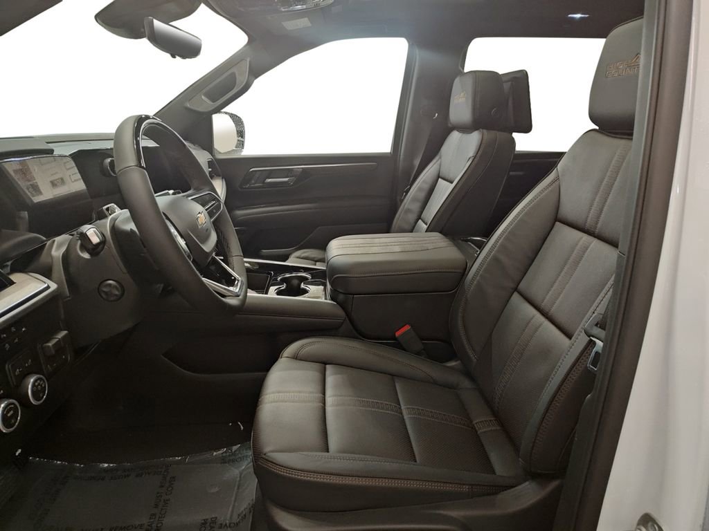 2026 Chevrolet Suburban High Country - Photo 9