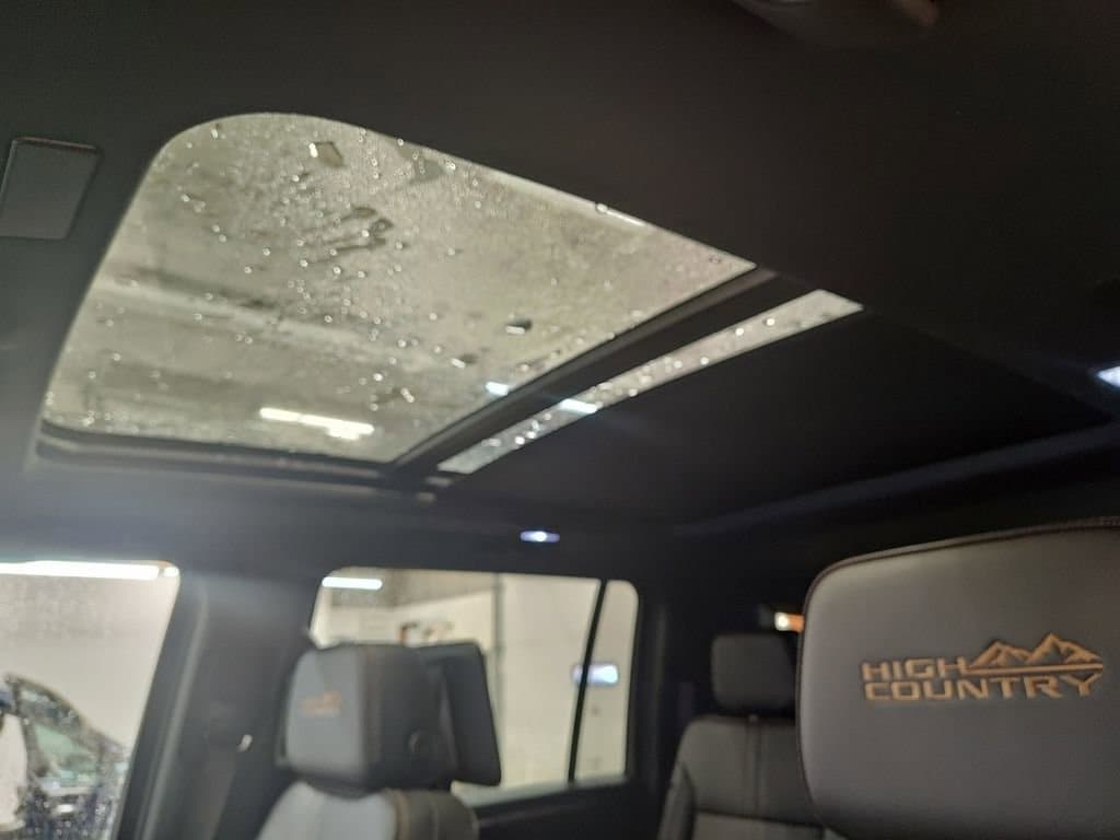 2026 Chevrolet Suburban High Country - Photo 28