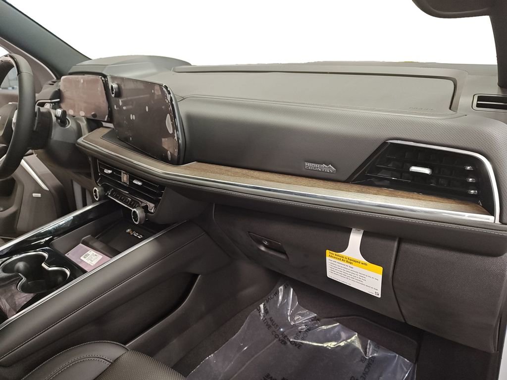 2026 Chevrolet Suburban High Country - Photo 15