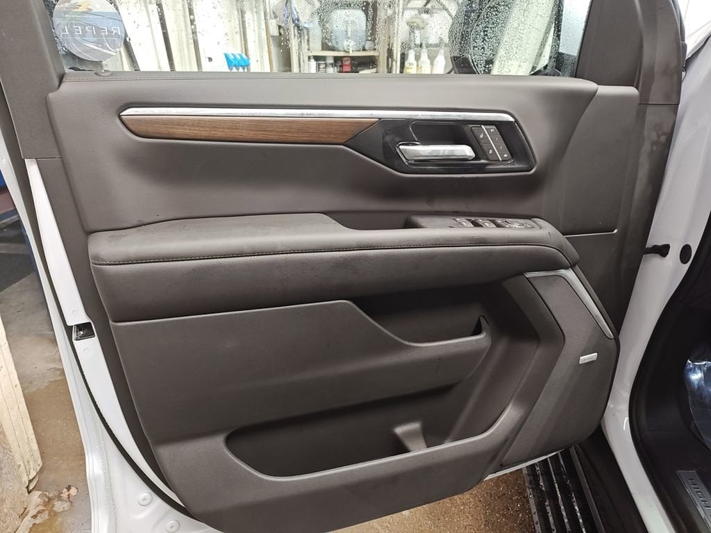 2026 Chevrolet Suburban High Country - Photo 16