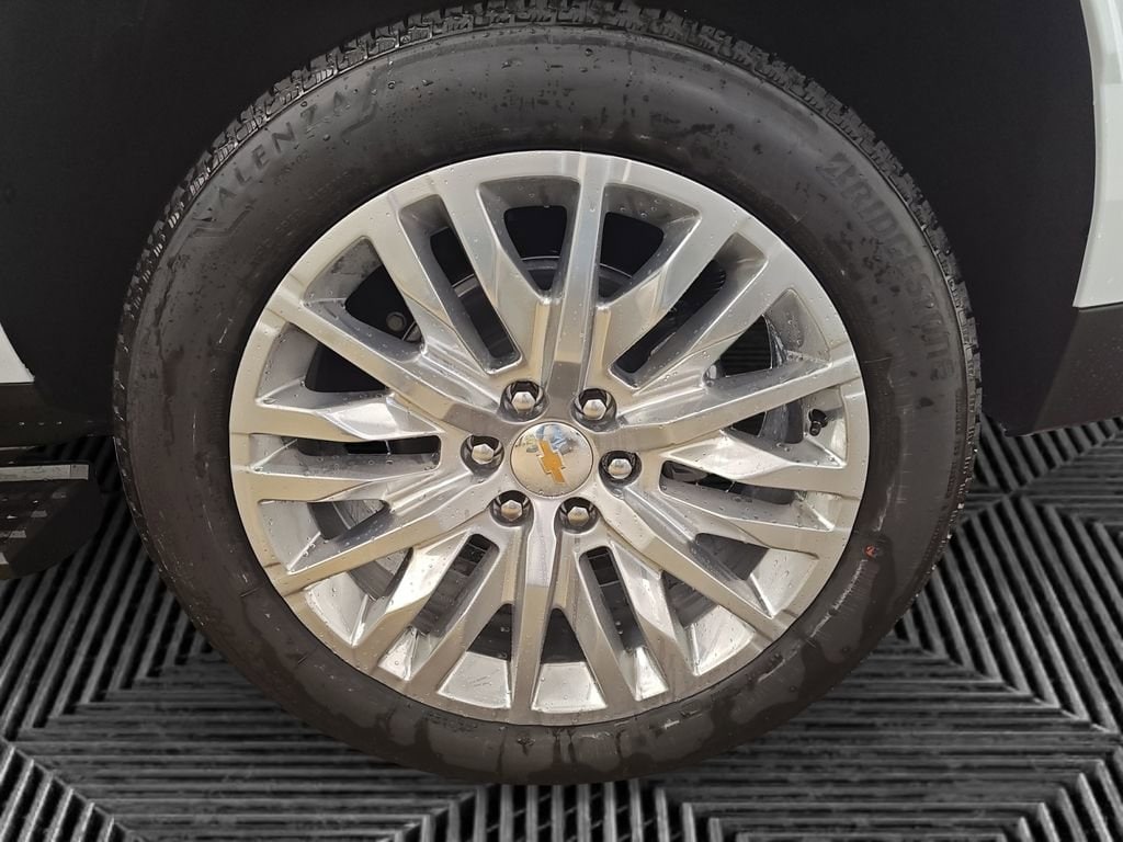 2026 Chevrolet Suburban High Country - Photo 14
