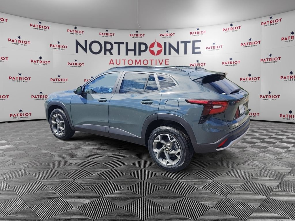 Used 2025 Chevrolet Trax LT SUV