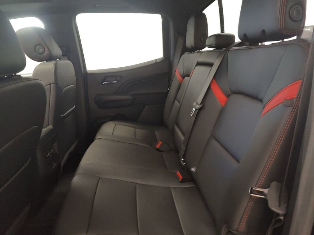 2026 Chevrolet Colorado Z71 - Photo 13