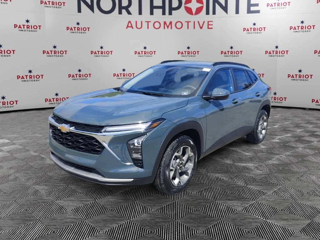 Used 2025 Chevrolet Trax LT SUV