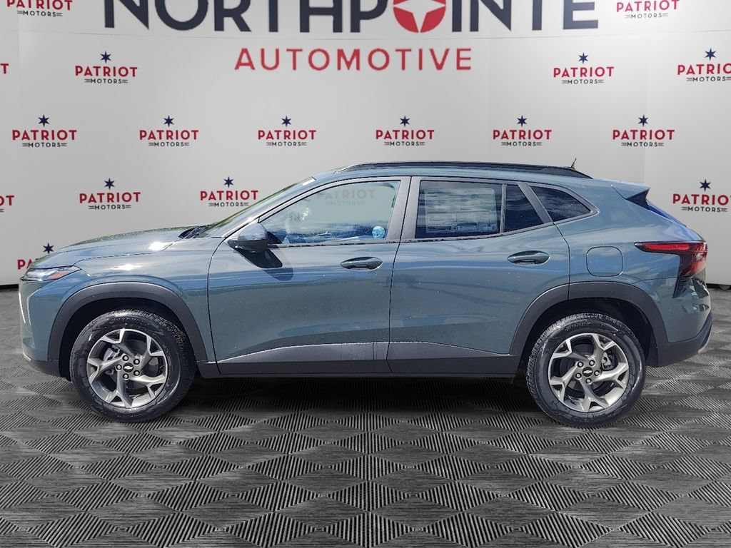 Used 2025 Chevrolet Trax LT SUV