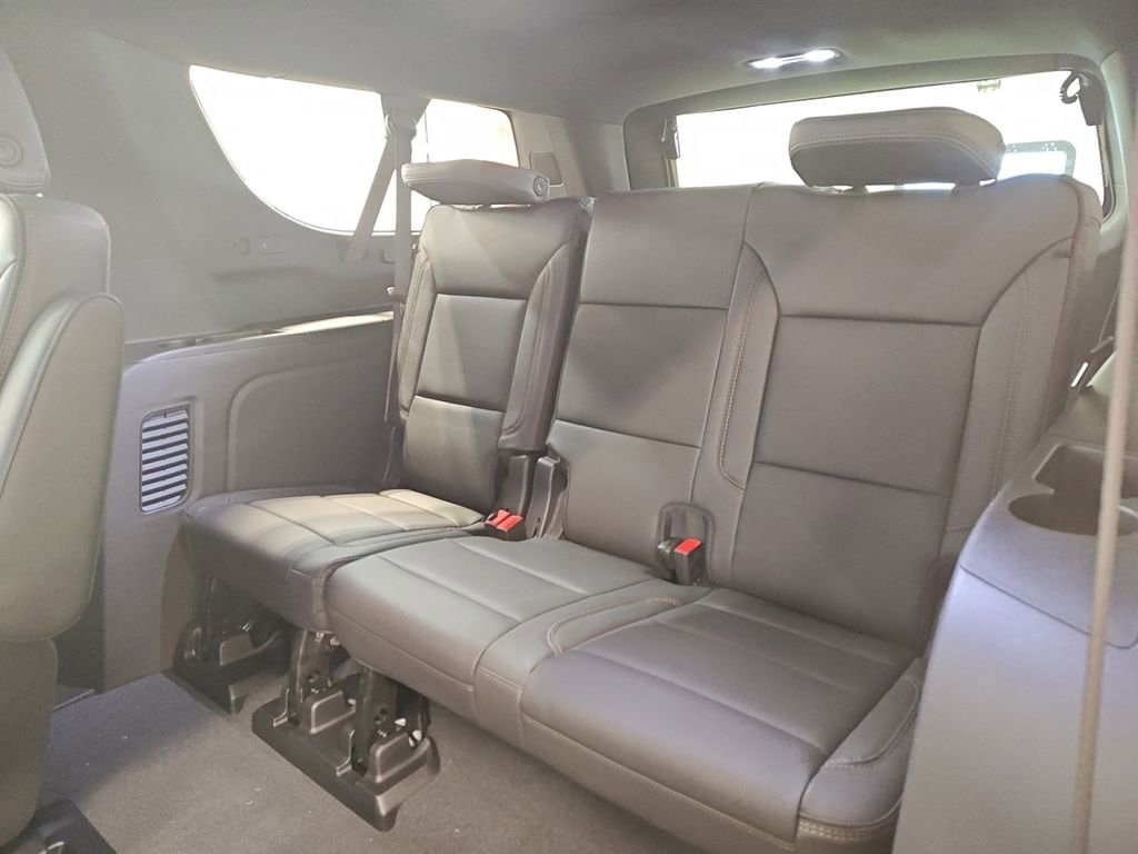 2026 Chevrolet Suburban High Country - Photo 31