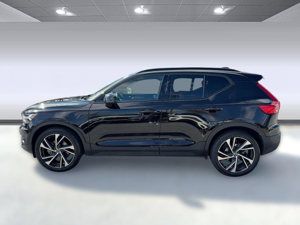 Used 2021 Volvo XC40 T5 R-Design T5 AWD R-Design