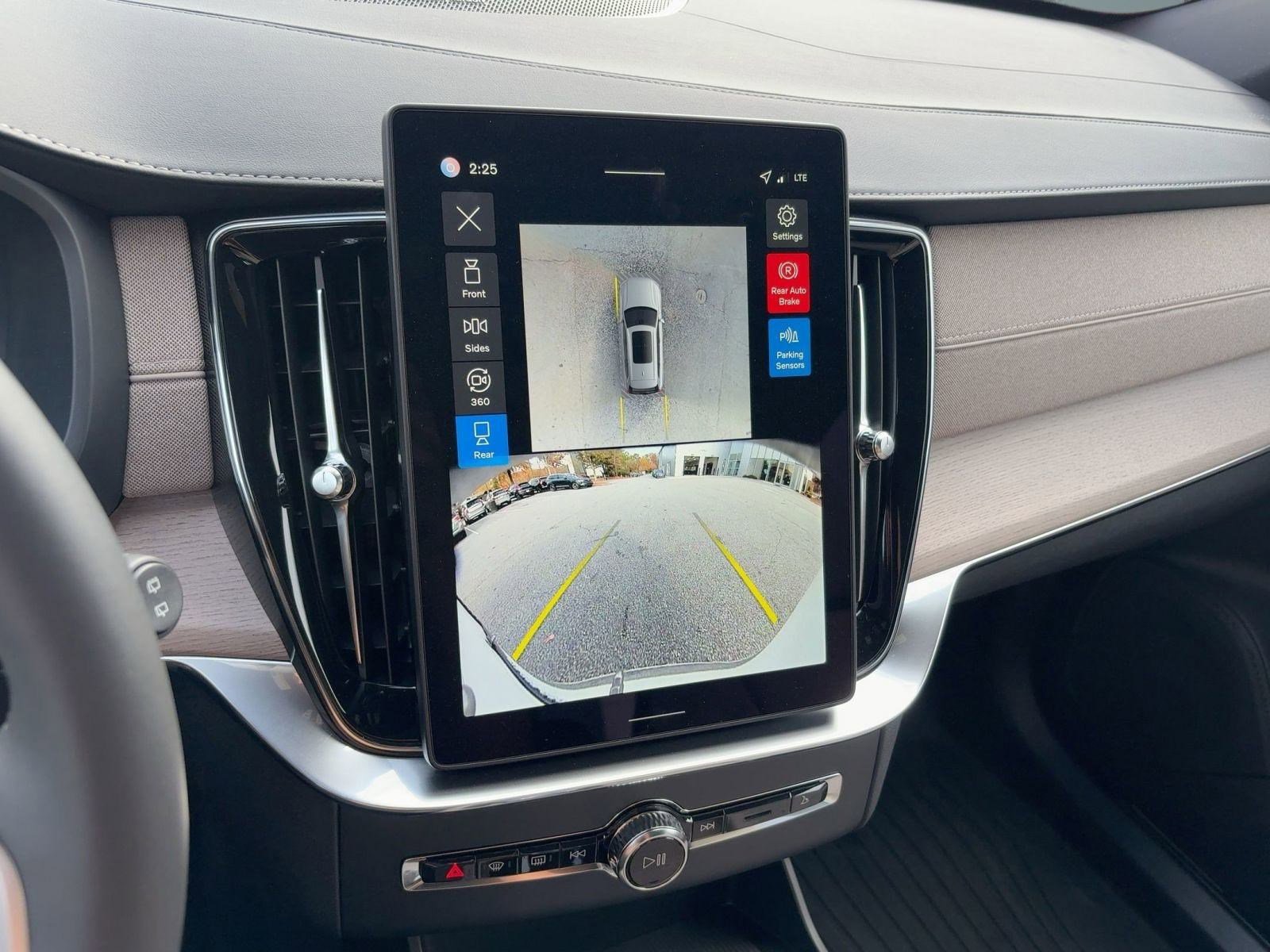 2026 Volvo XC90 Plus - Photo 25