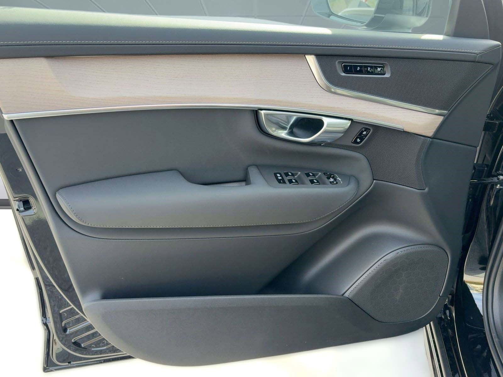 2026 Volvo XC90 Plus - Photo 21