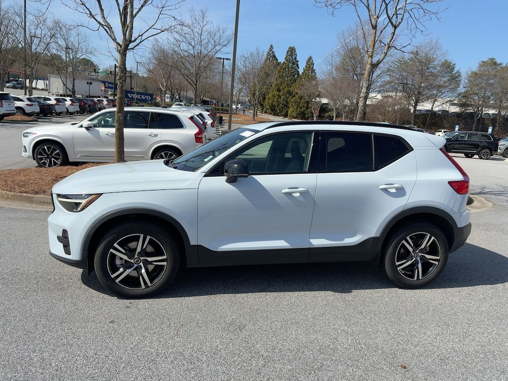 Used 2024 Volvo XC40 B5 Core B5 AWD Core Bright Theme