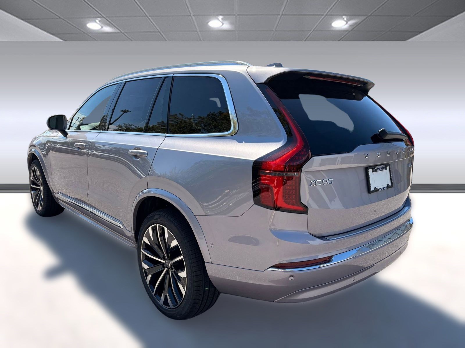 2026 Volvo XC90 Plus AWD photo 3