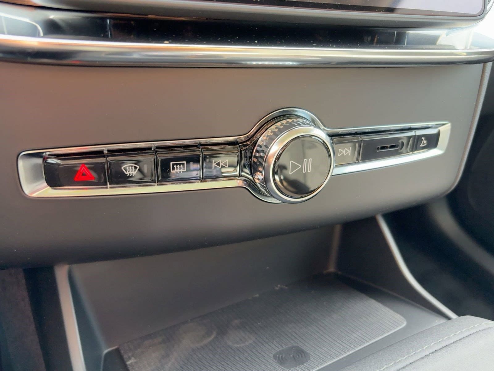 2026 Volvo XC90 Plus - Photo 18