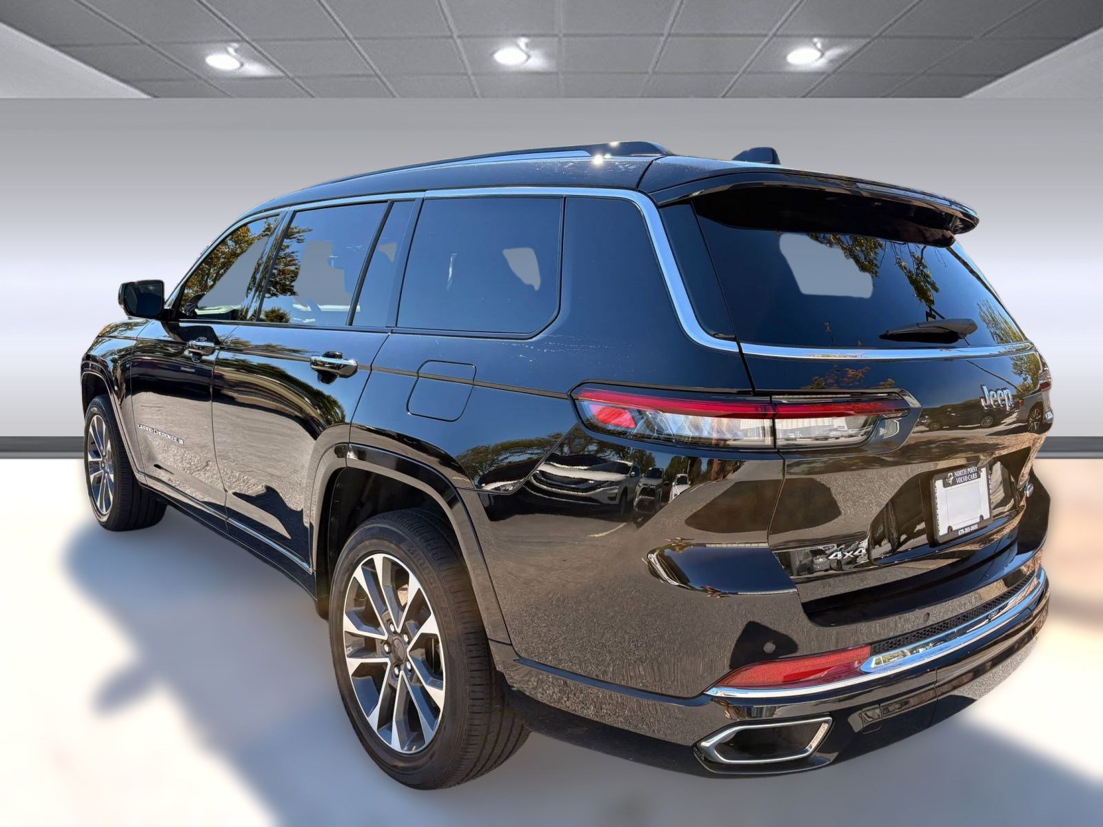 2023 Jeep Grand Cherokee Overland photo 3