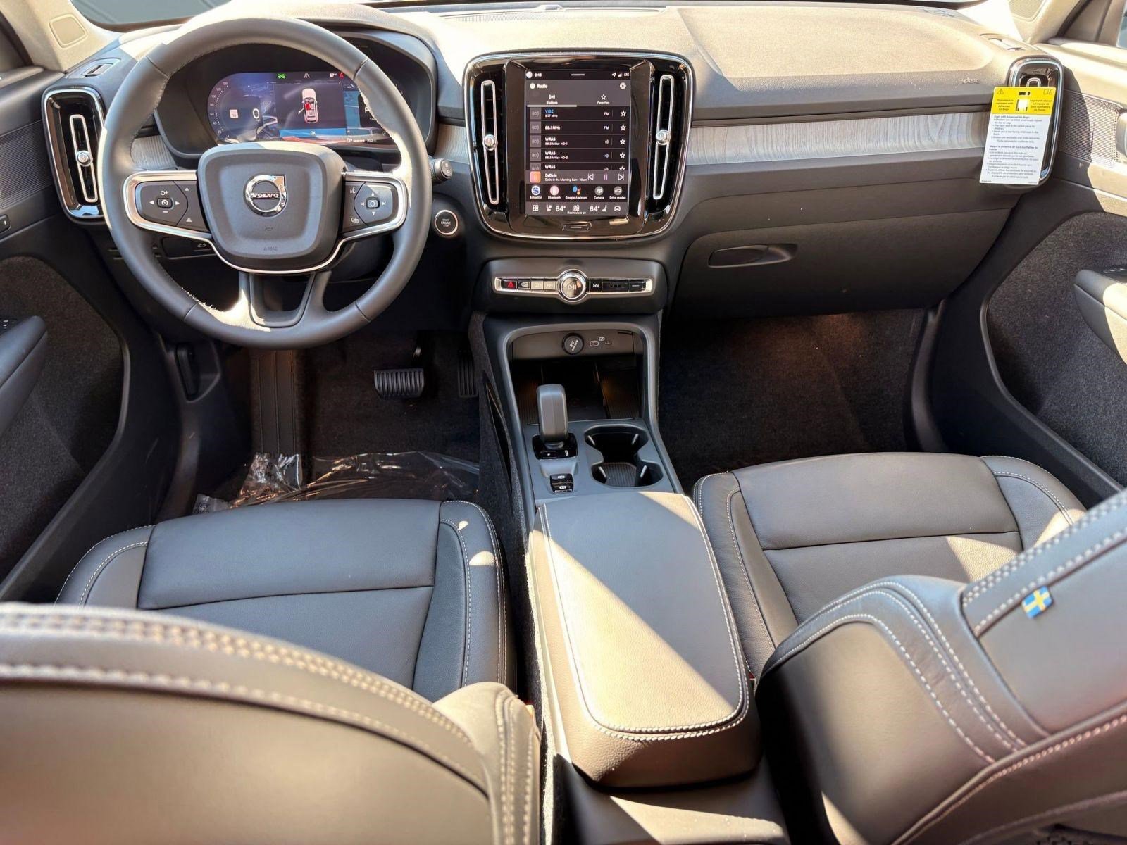 2026 Volvo XC40 Core - Photo 16