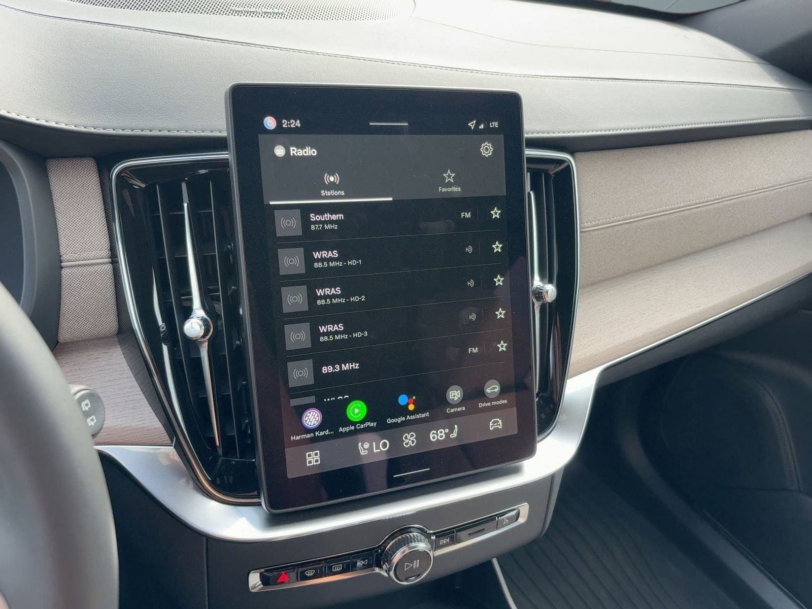 2026 Volvo XC90 Plus - Photo 24