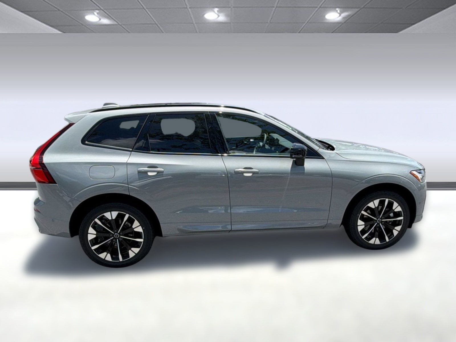 2026 Volvo XC60 Plus - Photo 8
