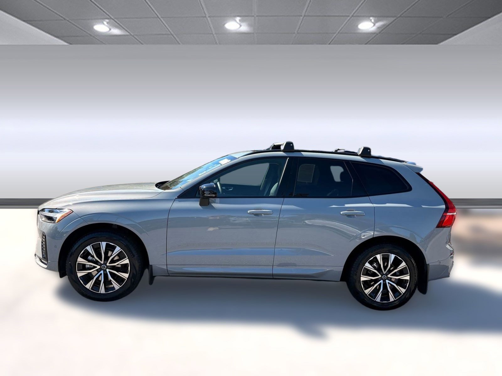 2024 Volvo XC60 B5 Plus photo 2