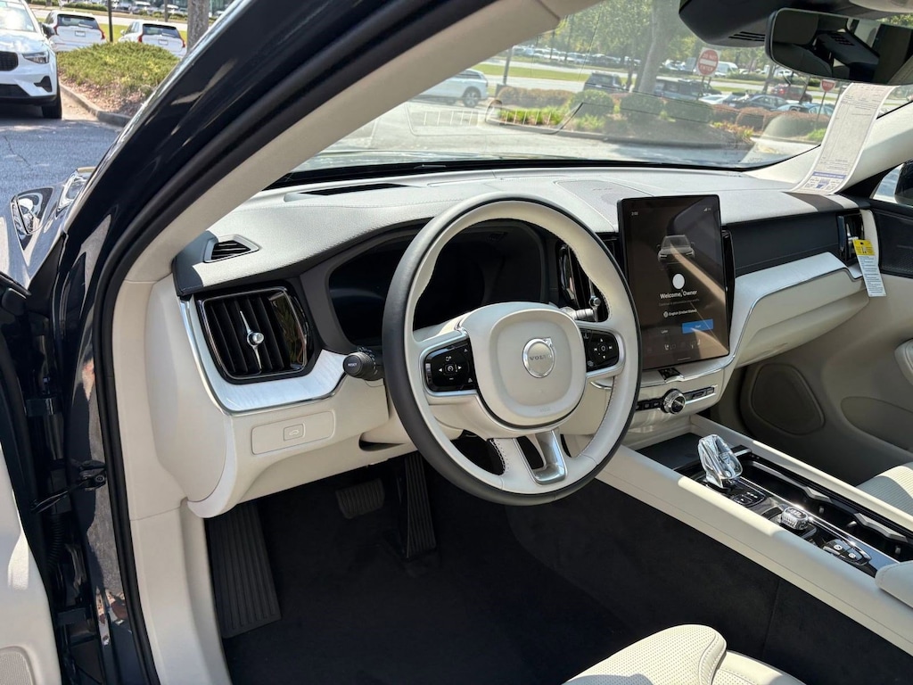 New 2026 Volvo XC60 B5 Ultra SUV