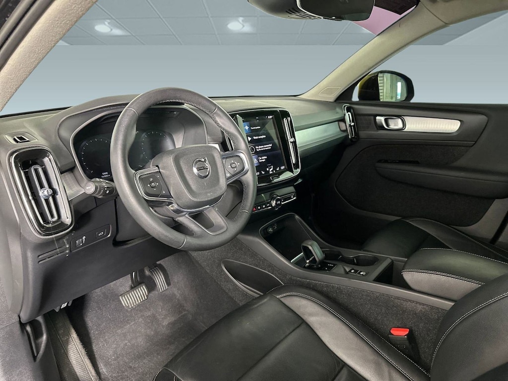 Certified 2022 Volvo XC40 T5 Momentum T5 AWD Momentum