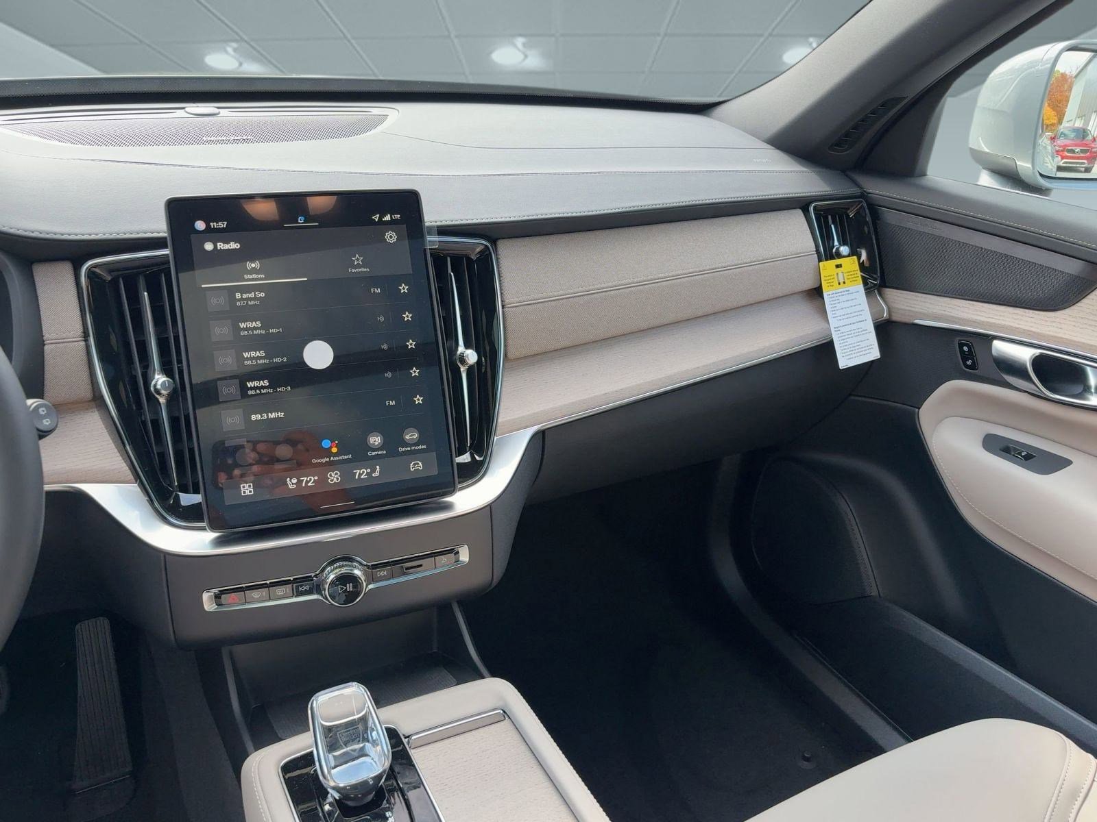 2026 Volvo XC90 Plus - Photo 26
