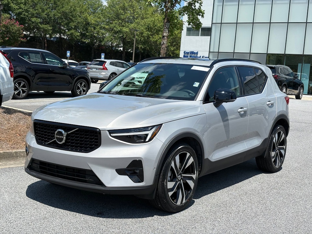 Certified 2023 Volvo XC40 B5 Ultimate B5 AWD Ultimate Dark Theme