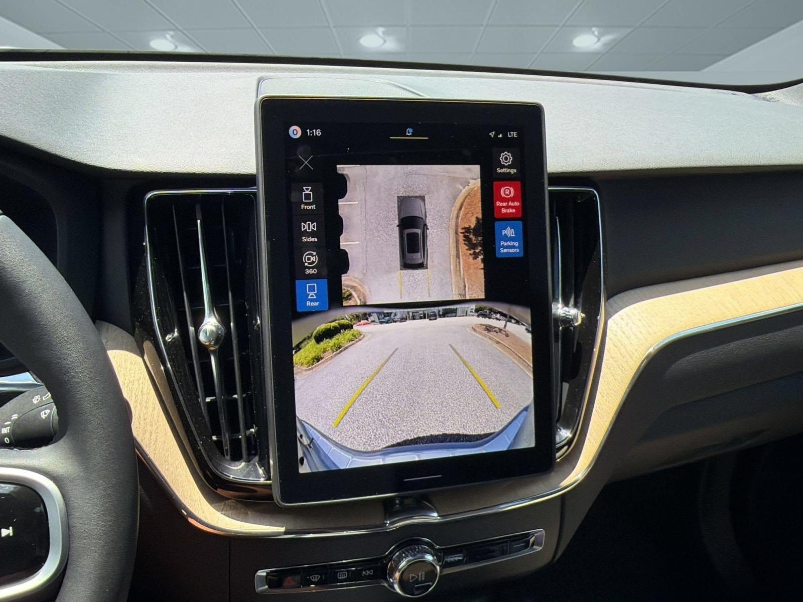 2026 Volvo XC60 Plus - Photo 20