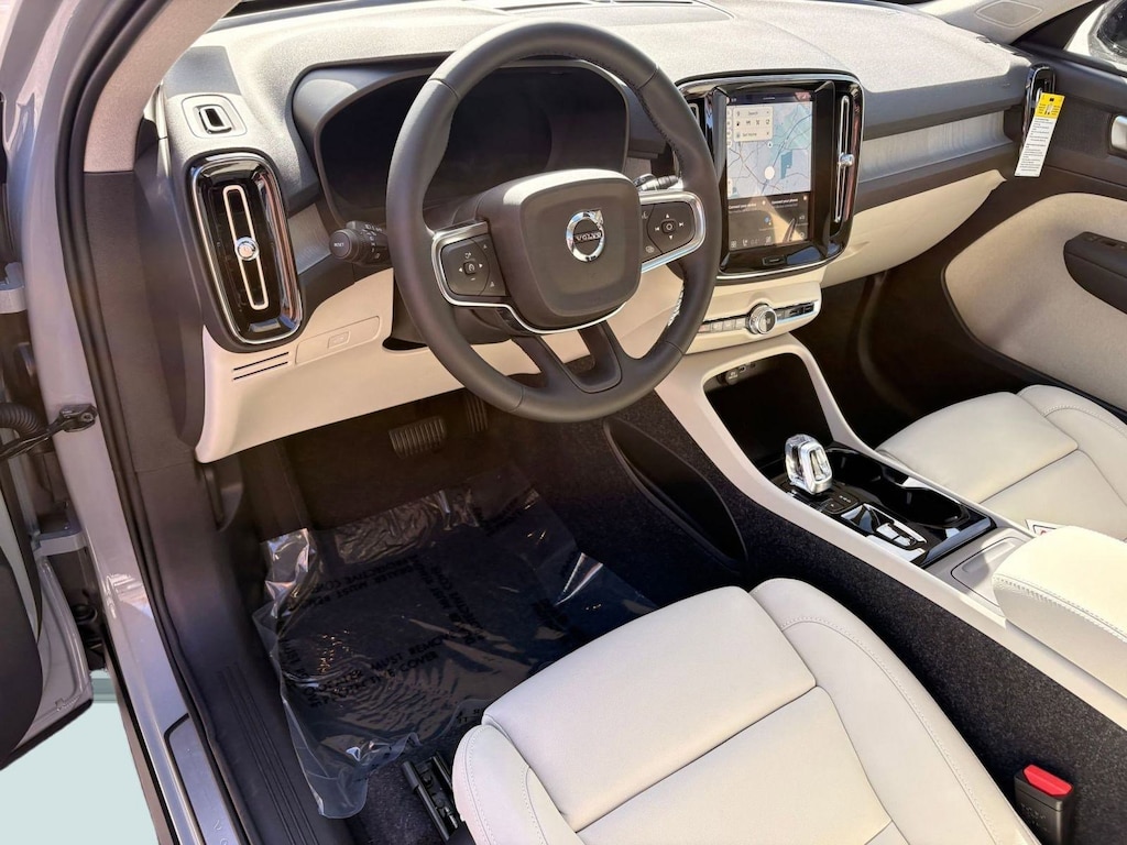 New 2026 Volvo XC40 B4 Plus SUV