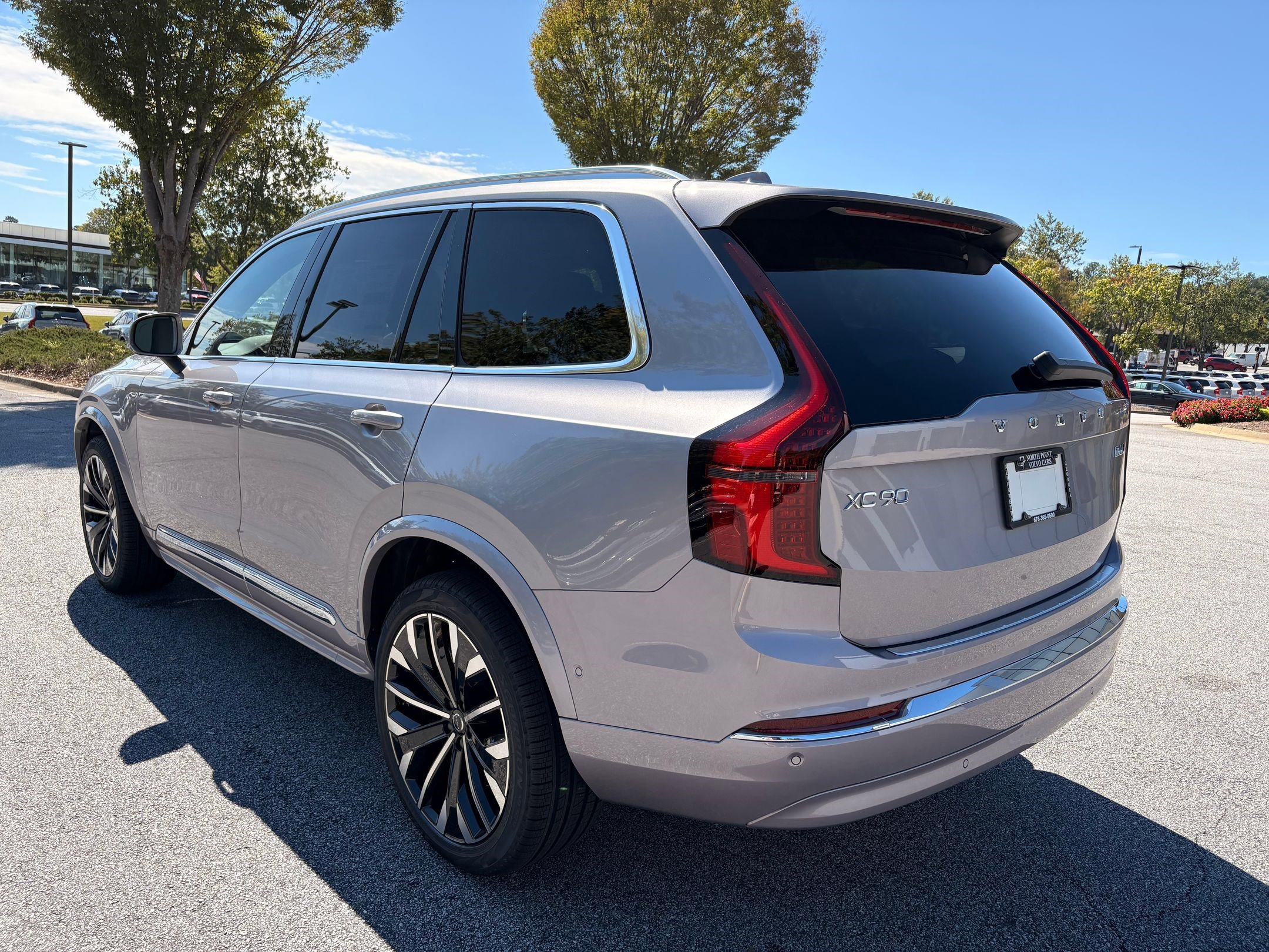 2026 Volvo XC90 Plus AWD photo 2