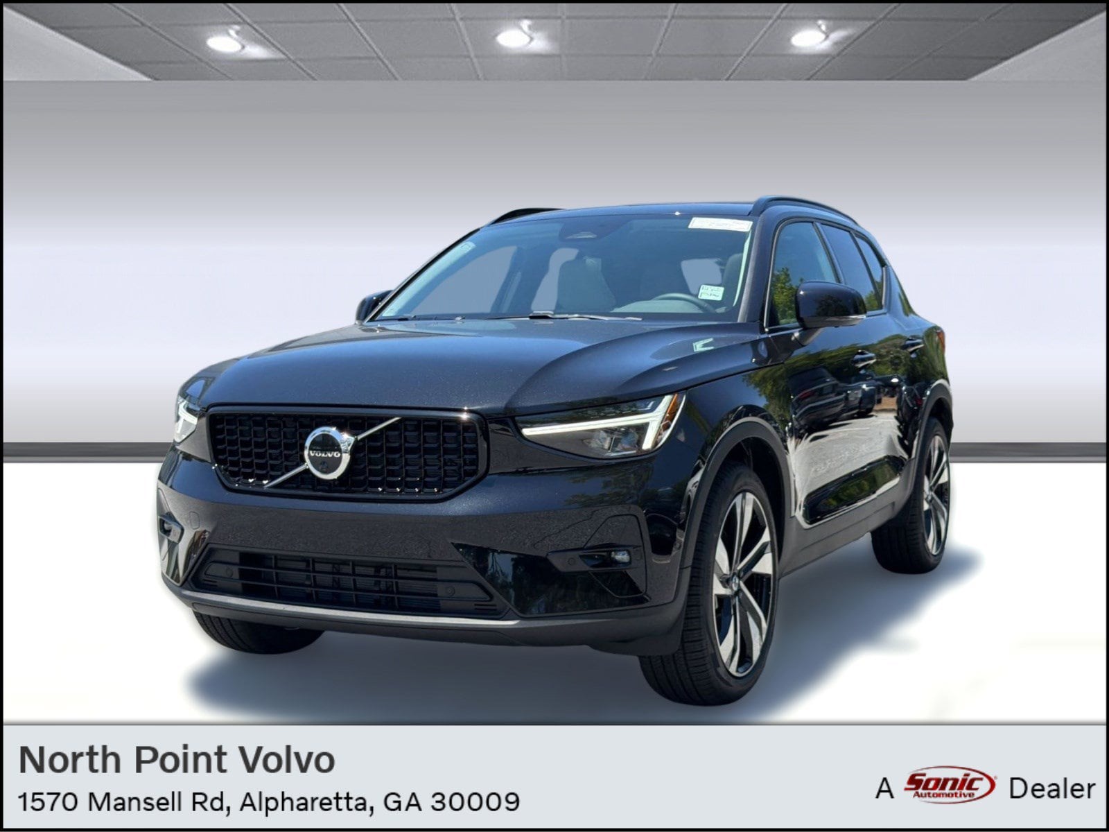 2026 Volvo XC40 B4 Plus Dark FWD's photo