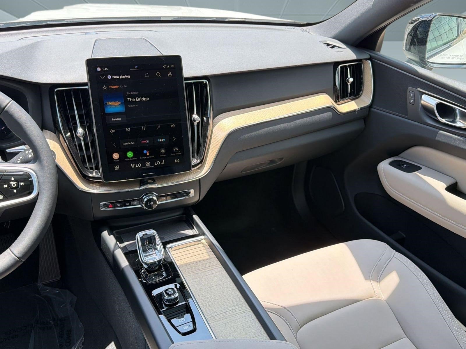 2026 Volvo XC60 Plus - Photo 27