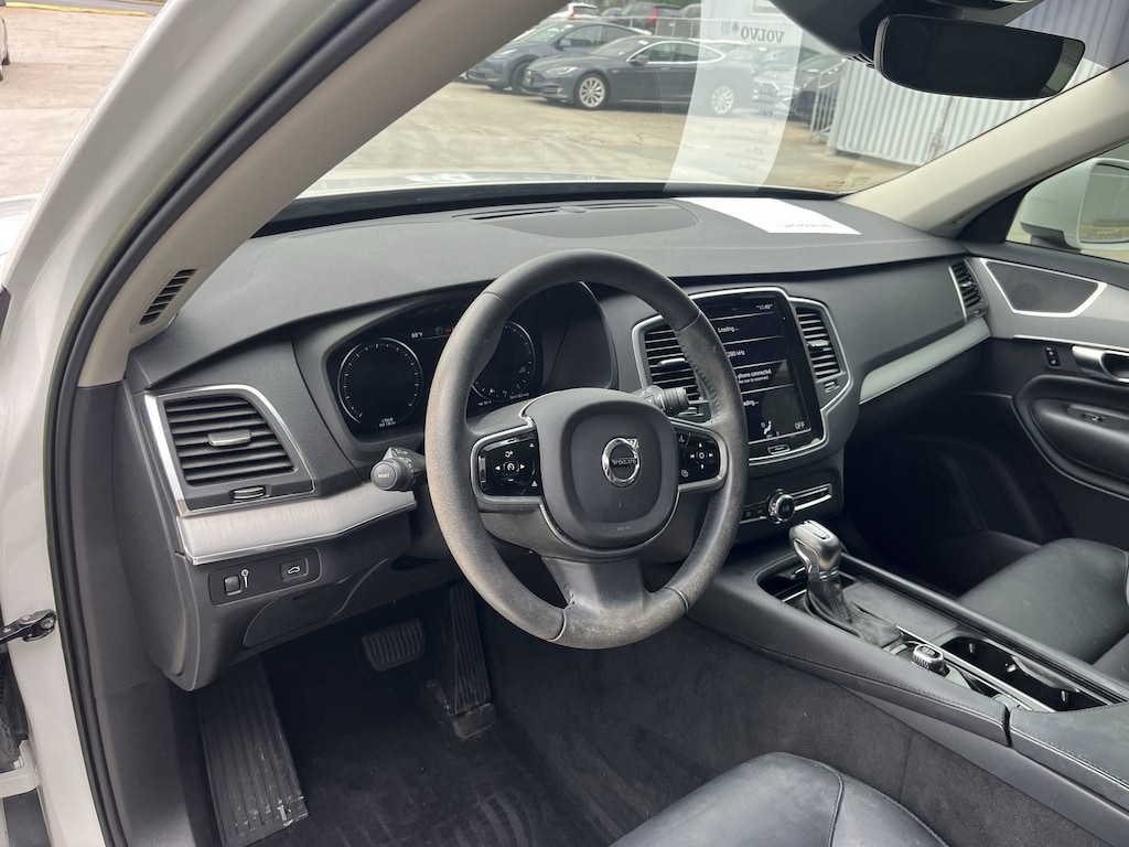 Certified 2022 Volvo XC90 T5 Momentum 7 Passenger T5 FWD Momentum 7P