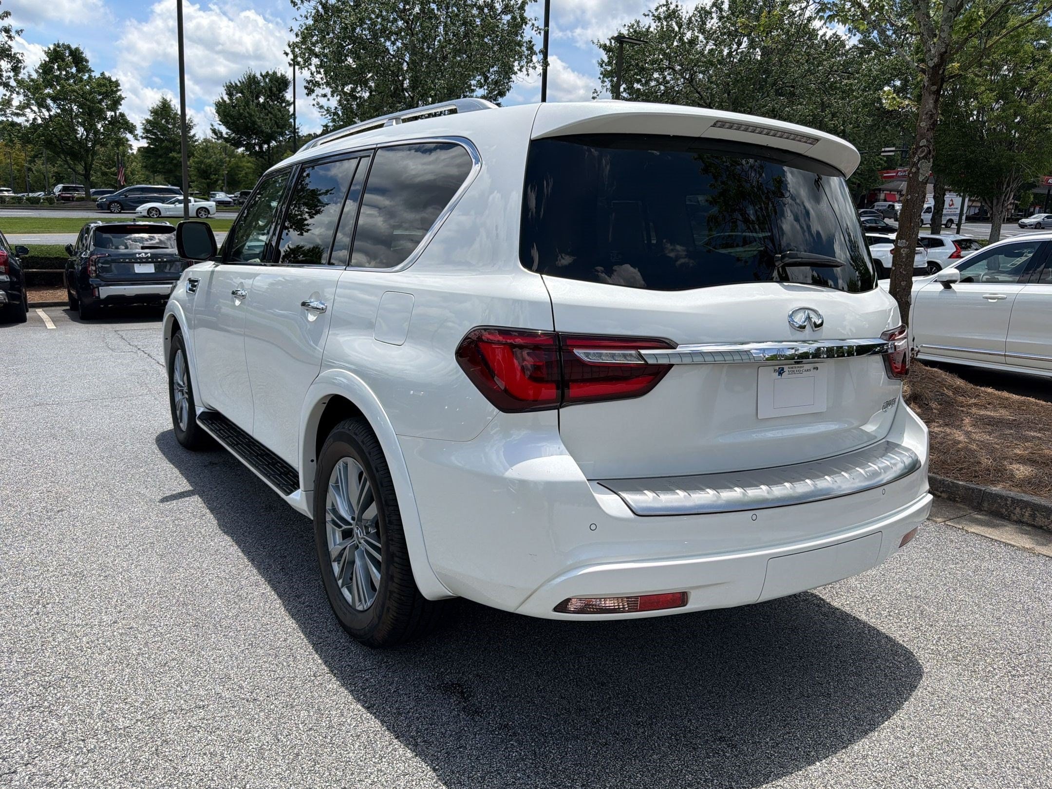QX80 LUXE SUV