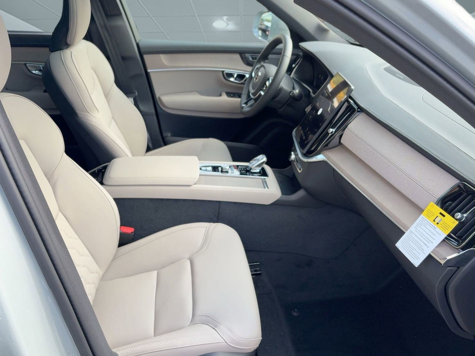 2026 Volvo XC90 Plus - Photo 29