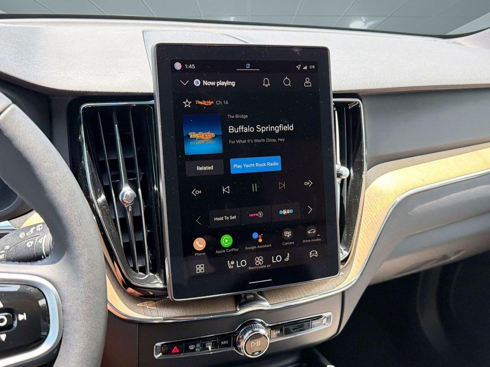 2026 Volvo XC60 Plus - Photo 23